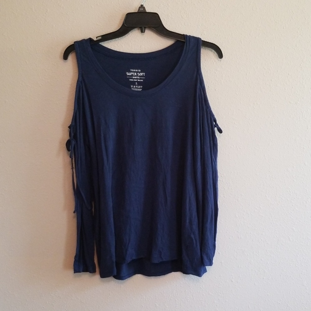 Shoulderless Knit Top